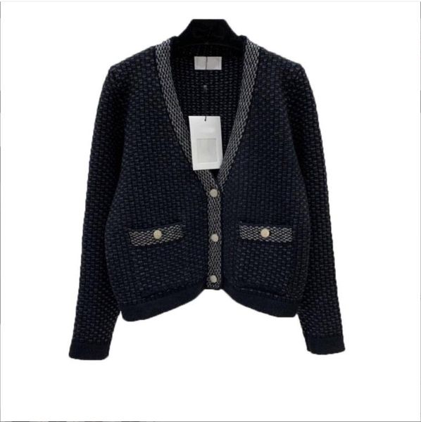 1108 l 2022 runway autumn brand same style black red sweater long sleeve cardigan v neck fashion clothes womens baliyi, White;black 
1108 l 2022 runway autumn brand same style black red sweater long sleeve cardigan v neck fashion clothes womens baliyi, White;black