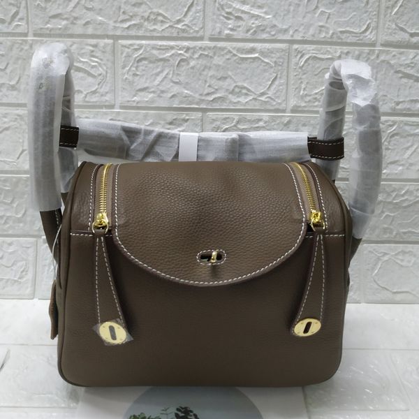 lindy litchi grain head, cow leather, soft handle with cover coffee leisure doctor bag, women's bag
lindy litchi grain head, cow leather, soft handle with cover coffee leisure doctor bag, women's bag