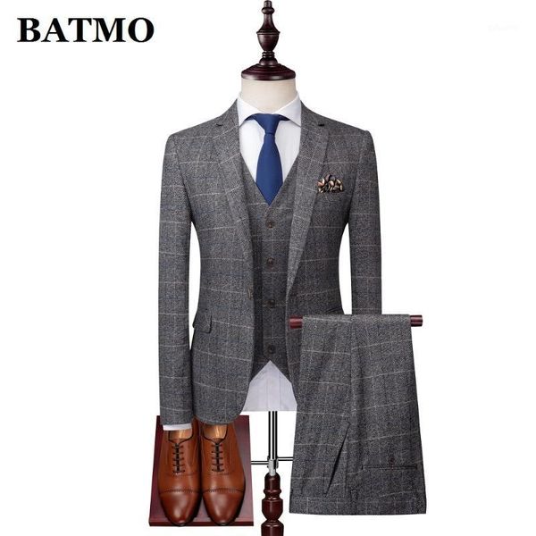 batmo 2020 new arrival plaid casual suits men,men's suits,casual suits men,jacket+pant+vest xz021, White;black
batmo 2020 new arrival plaid casual suits men,men's suits,casual suits men,jacket+pant+vest xz021, White;black