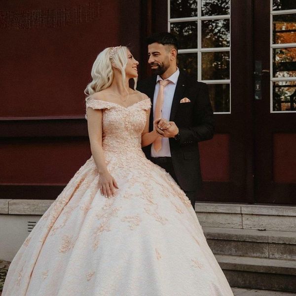 vintage quinceanera dresses pink prom dress v neck off the shoulder appliques sweep train floor length ball gown party gown plus size v98, Blue;red
vintage quinceanera dresses pink prom dress v neck off the shoulder appliques sweep train floor length ball gown party gown plus size v98, Blue;red