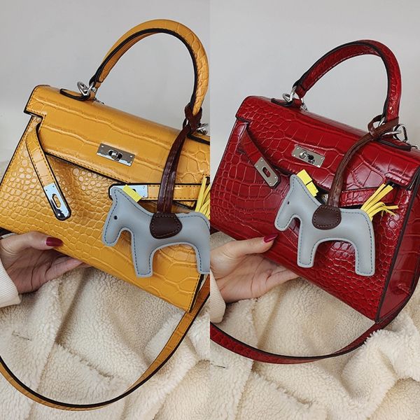4njwm spring new package button portable women's crossbody crocodile pattern shoulder fashion spring lock new lock bag dai fei bag qkkt
4njwm spring new package button portable women's crossbody crocodile pattern shoulder fashion spring lock new lock bag dai fei bag qkkt