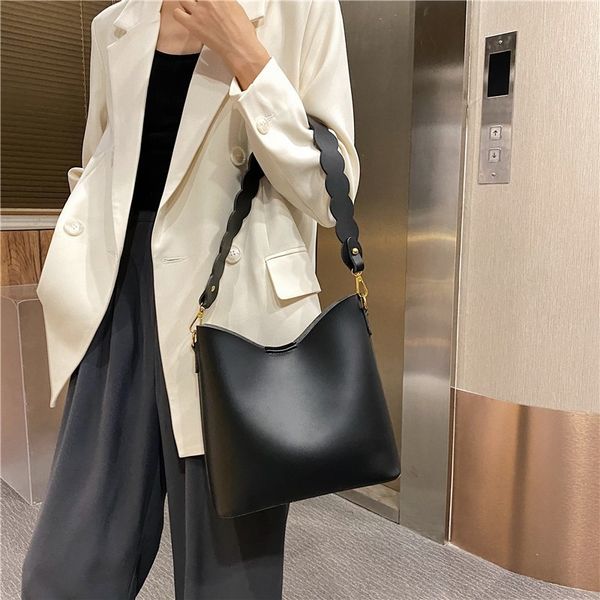 new 2pcs fashion designer shoulder for women 2020 luxury pu leather ladies crossbody bag female handbags sac a main femme
new 2pcs fashion designer shoulder for women 2020 luxury pu leather ladies crossbody bag female handbags sac a main femme