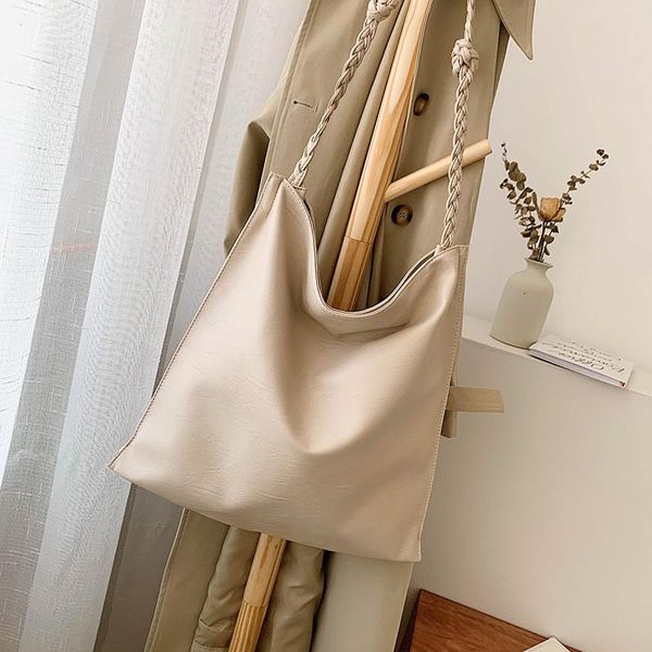 fashion wild women's shoulder bags soft leather messenger bags ladies casual brand designer solid color
fashion wild women's shoulder bags soft leather messenger bags ladies casual brand designer solid color