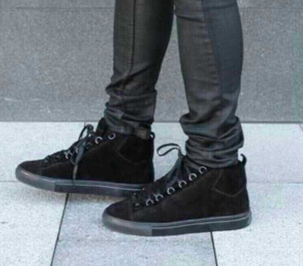 оптовая продажа арена кроссовки высокого верха обуви мода морщин кожа kanye west walking людей способа вскользь flats обувь спортивные трена, Black
оптовая продажа арена кроссовки высокого верха обуви мода морщин кожа kanye west walking людей способа вскользь flats обувь спортивные трена, Black