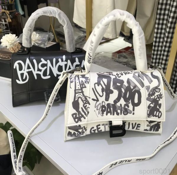 2021 graffiti luxury handbags purses wholesale women designer crossbody bag brand
2021 graffiti luxury handbags purses wholesale women designer crossbody bag brand