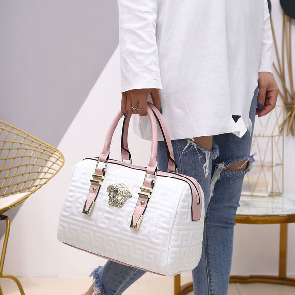 2020 new pu hand-held straddle embroidery boston women's bag ladies bags
2020 new pu hand-held straddle embroidery boston women's bag ladies bags