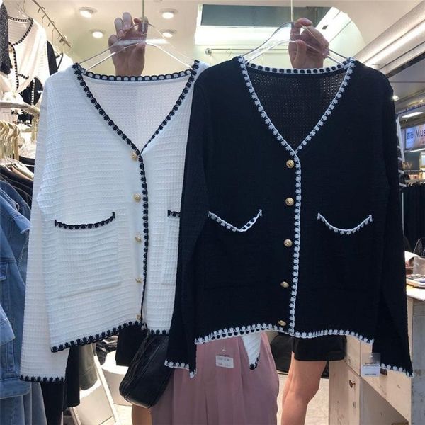 graceful women black and white v neck debutante short korean-style knitted female autumn loose slimming cardigan coat
graceful women black and white v neck debutante short korean-style knitted female autumn loose slimming cardigan coat