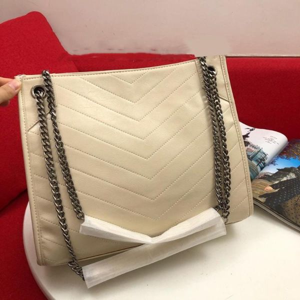the new style fashion and classic chain genuine cow leather women one shoulder bag crossbody bag 4 color 33cm
the new style fashion and classic chain genuine cow leather women one shoulder bag crossbody bag 4 color 33cm