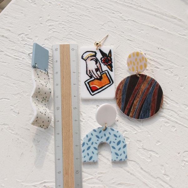 aomu 1pair корея мода красочного striple dots печать геометрическая круглый прямоугольник серьга для женщин партия ювелирных подарков sqcoto, Golden
aomu 1pair корея мода красочного striple dots печать геометрическая круглый прямоугольник серьга для женщин партия ювелирных подарков sqcoto, Golden