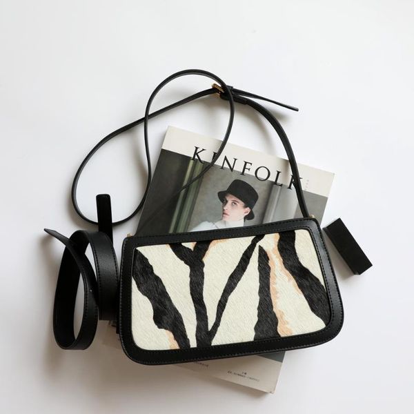 2020 autumn and winter new horsehair one-shoulder armpit bag zebra pattern leather retro baguette
2020 autumn and winter new horsehair one-shoulder armpit bag zebra pattern leather retro baguette