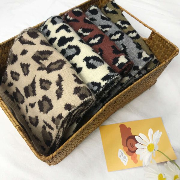 leopard pattern jacquard knitting scarf new of dongdamen, south korea in winter 2020 1d3h, Red;brown
leopard pattern jacquard knitting scarf new of dongdamen, south korea in winter 2020 1d3h, Red;brown