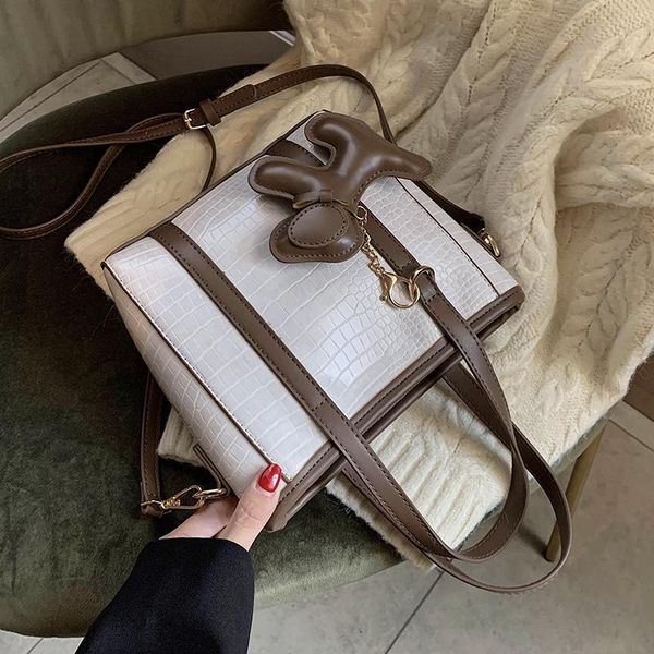 new unique design bucket bag underarm bag handbag elegant french shoulder messenger width 23cm height 20cm thickness 9cm
new unique design bucket bag underarm bag handbag elegant french shoulder messenger width 23cm height 20cm thickness 9cm