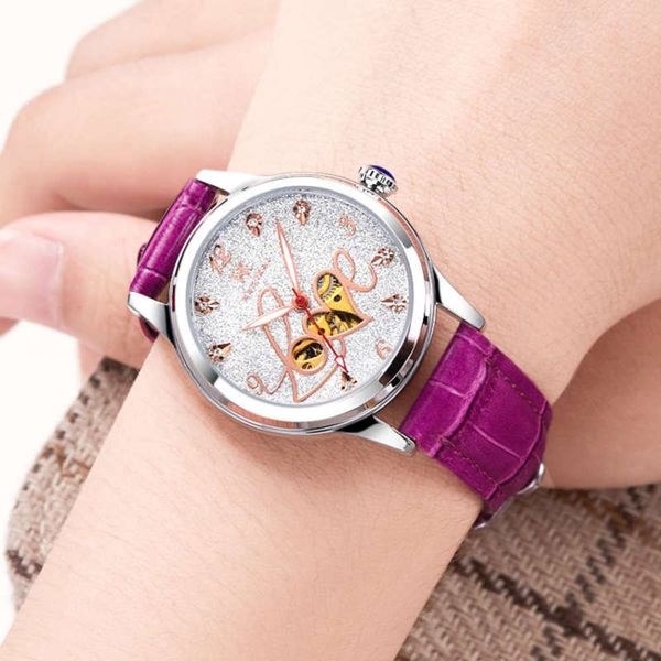 swiss fashion women's women's style watch sky automatic mechanical watch, Slivery;brown
swiss fashion women's women's style watch sky automatic mechanical watch, Slivery;brown