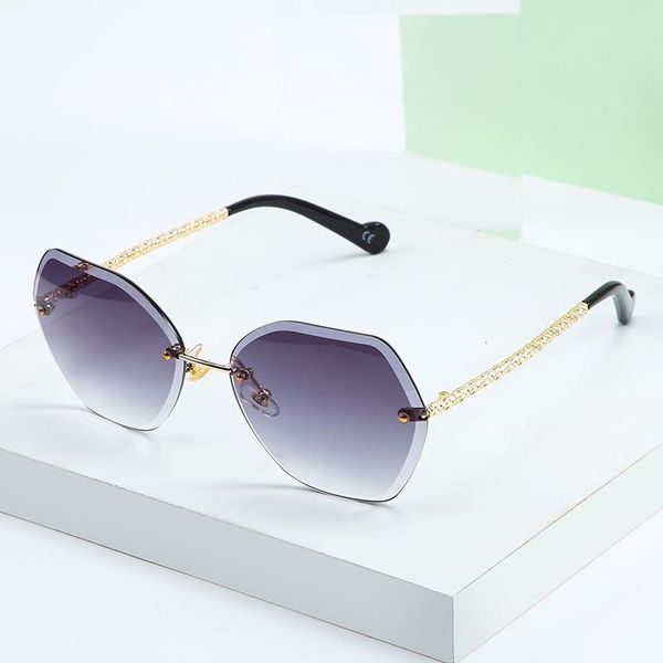 sunglasses denisa 2021 irregular lens women unique glasses legs gradient rimless eyewear accessories g99804, White;black
sunglasses denisa 2021 irregular lens women unique glasses legs gradient rimless eyewear accessories g99804, White;black