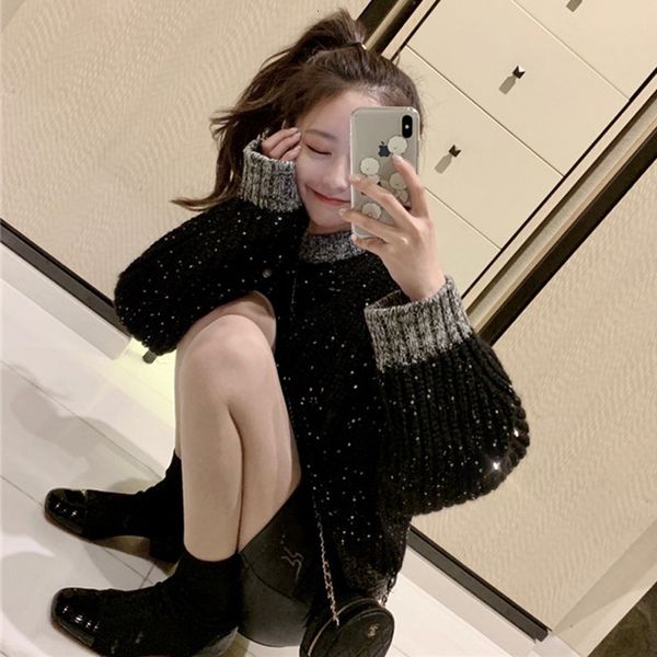 new elegant wool bottom in autumn and winter, net red knitting clothes, female student color matching long sleeve sweater
new elegant wool bottom in autumn and winter, net red knitting clothes, female student color matching long sleeve sweater