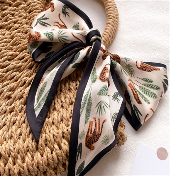 literary and art department spring autumn new style sharp horn small silk scarf female fashion scarf is bound bag belt, Blue;gray
literary and art department spring autumn new style sharp horn small silk scarf female fashion scarf is bound bag belt, Blue;gray