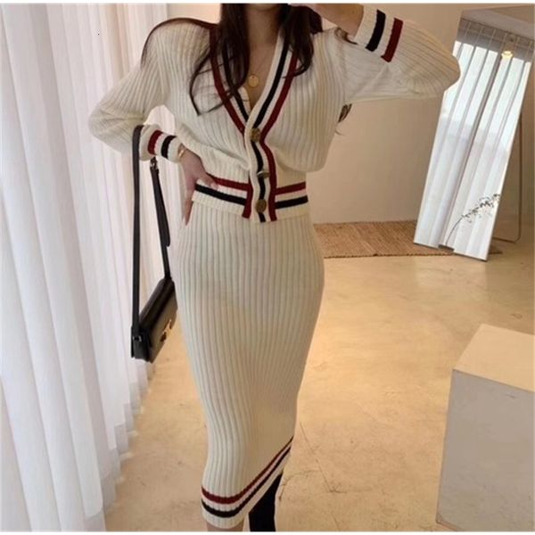 2021 new female set of two-piece jumpers loose-v cleavage cardigan knitted waist wrapping mid-calf's skirt come spring ggi6, Gray
2021 new female set of two-piece jumpers loose-v cleavage cardigan knitted waist wrapping mid-calf's skirt come spring ggi6, Gray