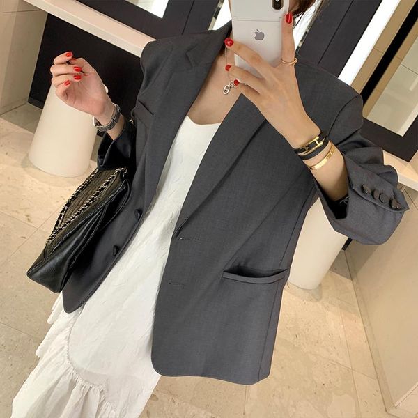 2020 autumn new women blazers sloid classic single breasted casual female suit coat elegant office lady loose all match, White;black
2020 autumn new women blazers sloid classic single breasted casual female suit coat elegant office lady loose all match, White;black