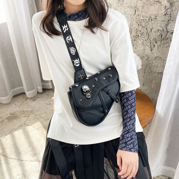 women's new saddle semi-round fashion saddle messenger wide shoulder strap shoulder bag trendy brand men's chest bag crossbody sma
women's new saddle semi-round fashion saddle messenger wide shoulder strap shoulder bag trendy brand men's chest bag crossbody sma