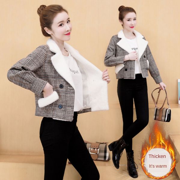 2021 new women's plaid coat short autumn korean style double lapel breasted fine gold mink skin small wool 9p5p, Black;brown
2021 new women's plaid coat short autumn korean style double lapel breasted fine gold mink skin small wool 9p5p, Black;brown