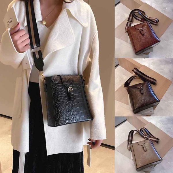 crossbody bag for women leather hasp shoulder messenger bag fashion bucket female casual retro handbag ladies tote sac a main
crossbody bag for women leather hasp shoulder messenger bag fashion bucket female casual retro handbag ladies tote sac a main