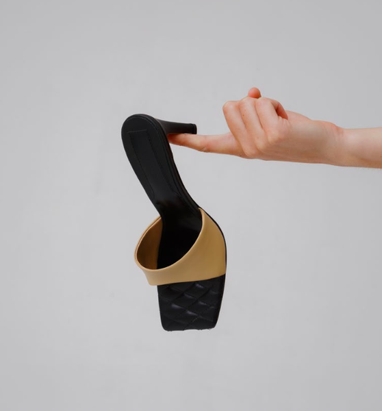 genuine women thin high heel sandal square toe leather upper ,leather lining leather outsole, Black
genuine women thin high heel sandal square toe leather upper ,leather lining leather outsole, Black