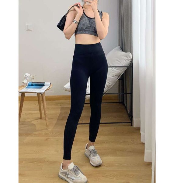 2020 winter new closed eyes into black technology constant temperature adjustment high elastic hip lift soft air layer yoga leggings for
2020 winter new closed eyes into black technology constant temperature adjustment high elastic hip lift soft air layer yoga leggings for