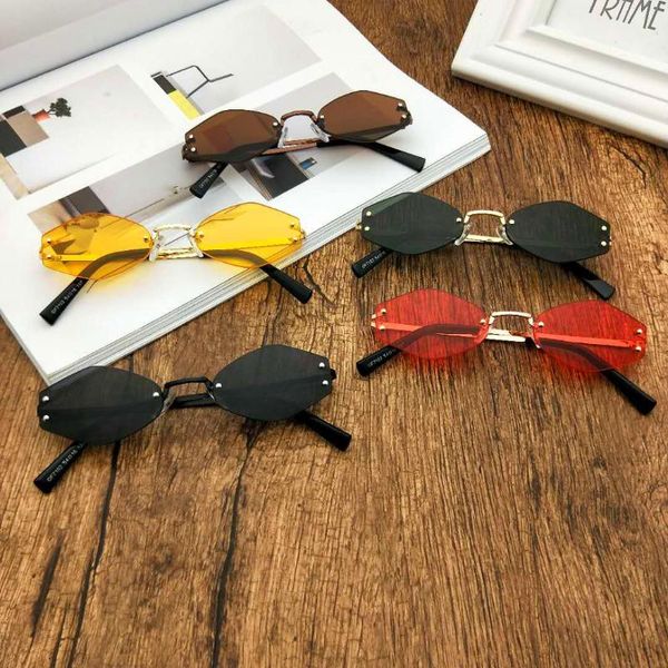 sunglasses nseyewear retro diamond framed men and women in europe the sea small frame glasses concave shape, White;black
sunglasses nseyewear retro diamond framed men and women in europe the sea small frame glasses concave shape, White;black