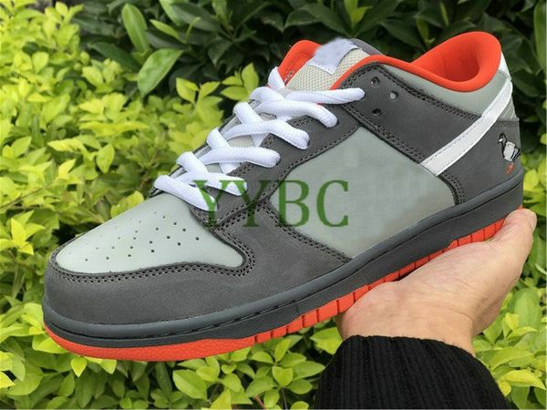 dunk sb new york x low gray dove of peace shoes limited mens womens dunk skateboard sport trainer sneakers, White;red
dunk sb new york x low gray dove of peace shoes limited mens womens dunk skateboard sport trainer sneakers, White;red