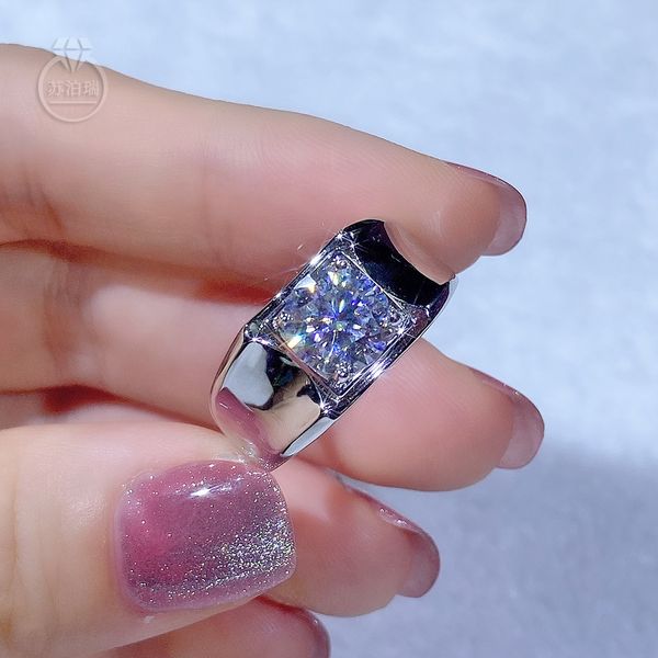 real moissanite ring 2.0ct for men 925 sterling silver color d-f adjustable resizable fashion wedding diamond ring fashion design
real moissanite ring 2.0ct for men 925 sterling silver color d-f adjustable resizable fashion wedding diamond ring fashion design
