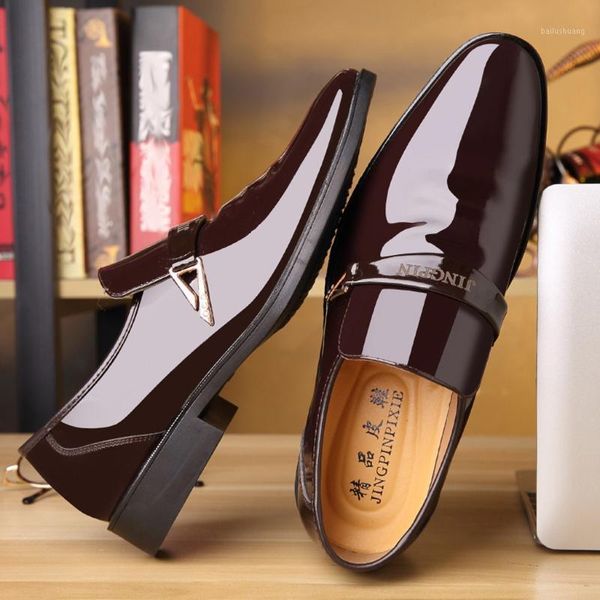 2020 new fashion men shoes quality leather comfortable loafer male moccasins breathable waterproof flats bussiness slip on shoes1, Black
2020 new fashion men shoes quality leather comfortable loafer male moccasins breathable waterproof flats bussiness slip on shoes1, Black