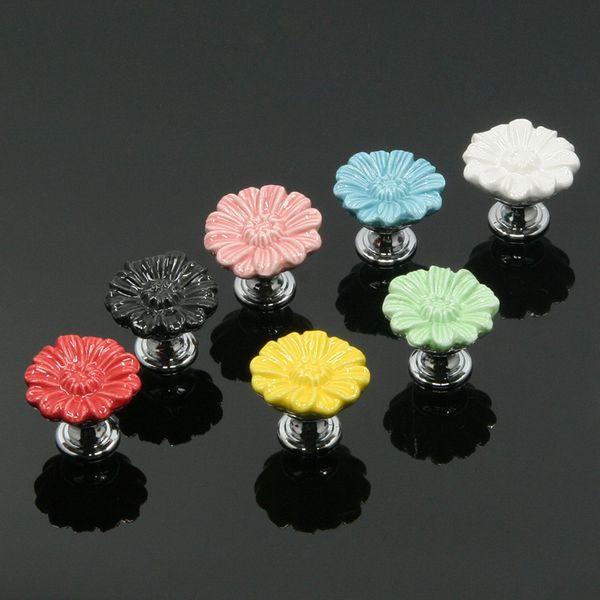 ceramic handle garden cartoon wild chrysanthemum cabinet drawer black single hole round cabinet door handle
ceramic handle garden cartoon wild chrysanthemum cabinet drawer black single hole round cabinet door handle