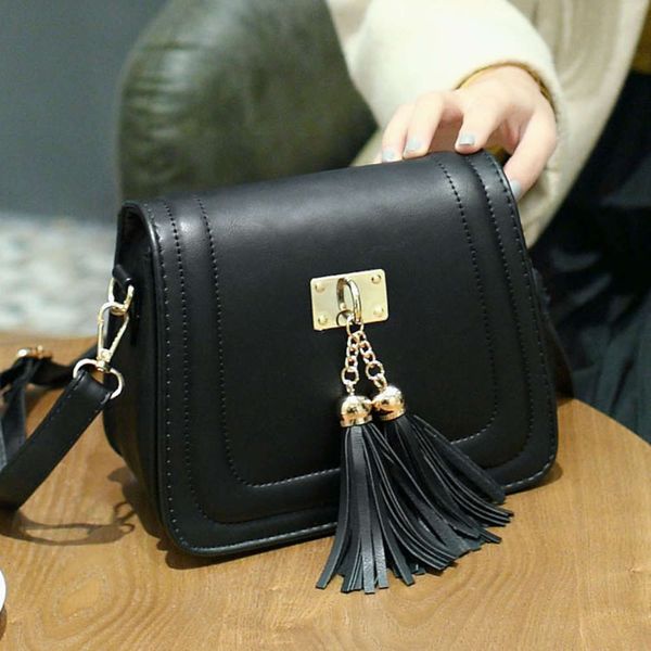 luxurys designers black fashion tassel versatile single shoulder slant across small women's bag
luxurys designers black fashion tassel versatile single shoulder slant across small women's bag