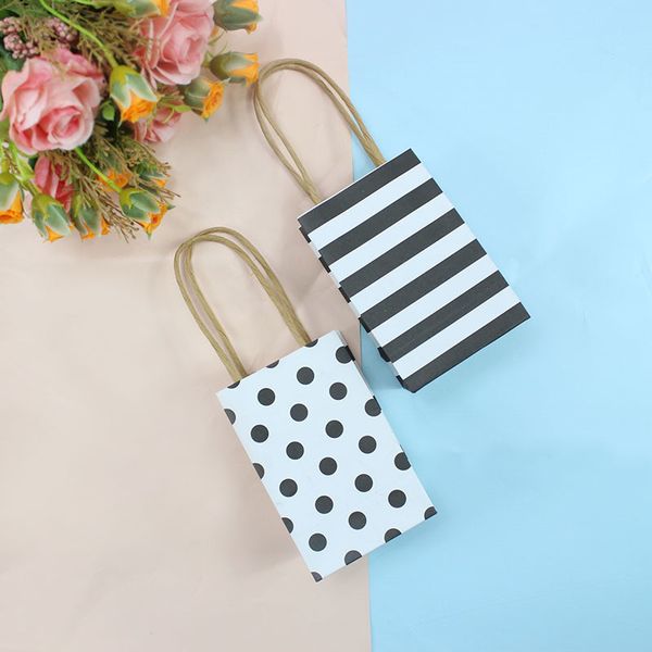 50pcs 12x8x5cm stripes/points paper with handles wedding favors gifts for guests candy box and gift bags packaging q1218
50pcs 12x8x5cm stripes/points paper with handles wedding favors gifts for guests candy box and gift bags packaging q1218