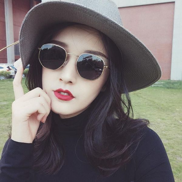 korean version chao sun glasses net red same type of polygonal small face sunglasses square male and female couples anti ultraviolet eyes, White;black
korean version chao sun glasses net red same type of polygonal small face sunglasses square male and female couples anti ultraviolet eyes, White;black