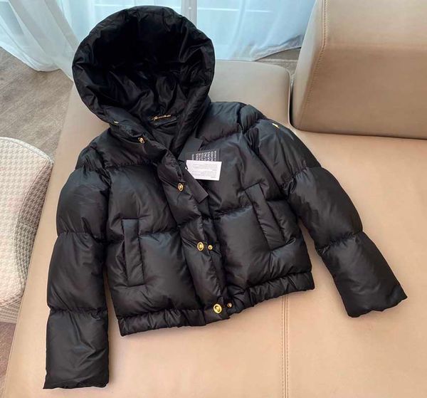 women designer black coat women hooded winter warm parkas fashion women jacket with badge labels single breasted size s m l
women designer black coat women hooded winter warm parkas fashion women jacket with badge labels single breasted size s m l