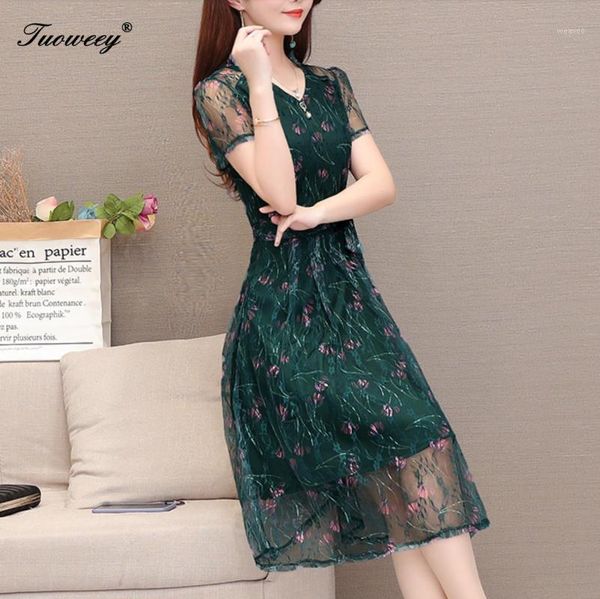 2020 summer floral print 5xl elegant a-line party dress women slim red short sleeve swing vintage dresses plus size robe femme1, Black;gray
2020 summer floral print 5xl elegant a-line party dress women slim red short sleeve swing vintage dresses plus size robe femme1, Black;gray