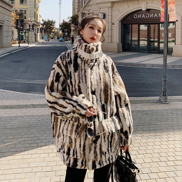 2021 new women's winter lambskin coat new sense striped contrast thick collar fur a furry jacket 6x 21ov, Black
2021 new women's winter lambskin coat new sense striped contrast thick collar fur a furry jacket 6x 21ov, Black