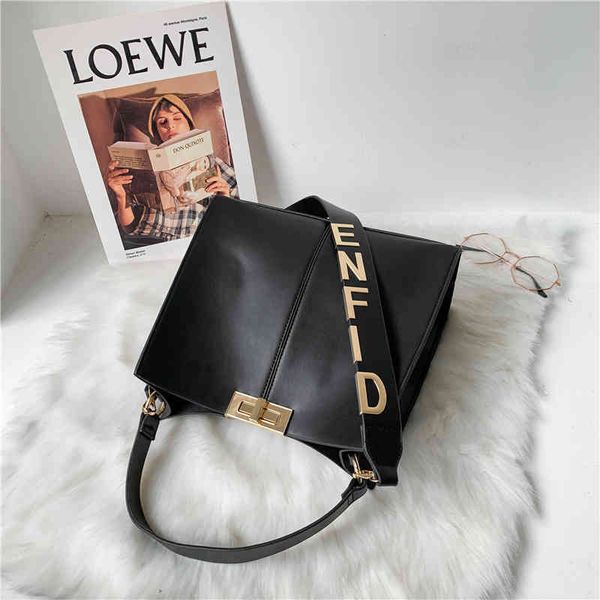2022 new factory wholesale large capacity bag women's summer versatile portable inclined trend buckle single shoulder
2022 new factory wholesale large capacity bag women's summer versatile portable inclined trend buckle single shoulder
