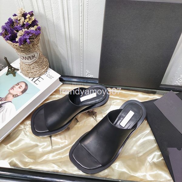 slippers summer flip flops flat slippers wear open toe white fashionable, comfortable and light women's cool, Black
slippers summer flip flops flat slippers wear open toe white fashionable, comfortable and light women's cool, Black