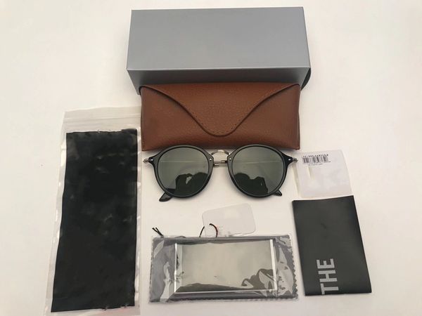 2021 brand fashion 2447 sunglasses for women metal sun glasses man 50mm uv400 gradient designer gafas eyewear female, White;black
2021 brand fashion 2447 sunglasses for women metal sun glasses man 50mm uv400 gradient designer gafas eyewear female, White;black