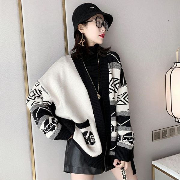 2021 new female autumn cardigans mid-length sweaters v neck matching loose mesh woman winter jacket r463 lt80, White;black
2021 new female autumn cardigans mid-length sweaters v neck matching loose mesh woman winter jacket r463 lt80, White;black
