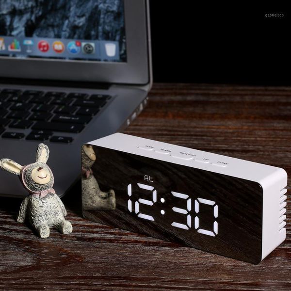 digital led display deskdigital table clocks mirror clock 12h/24h alarm and snooze function adjustable luminance1
digital led display deskdigital table clocks mirror clock 12h/24h alarm and snooze function adjustable luminance1