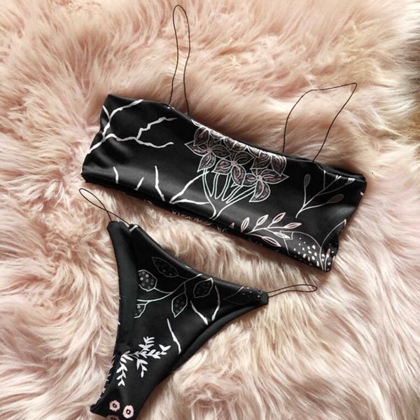 2021 new swimsuit black print swimsuit bra thong bikini kim kardashian high cut ladies, White;black
2021 new swimsuit black print swimsuit bra thong bikini kim kardashian high cut ladies, White;black