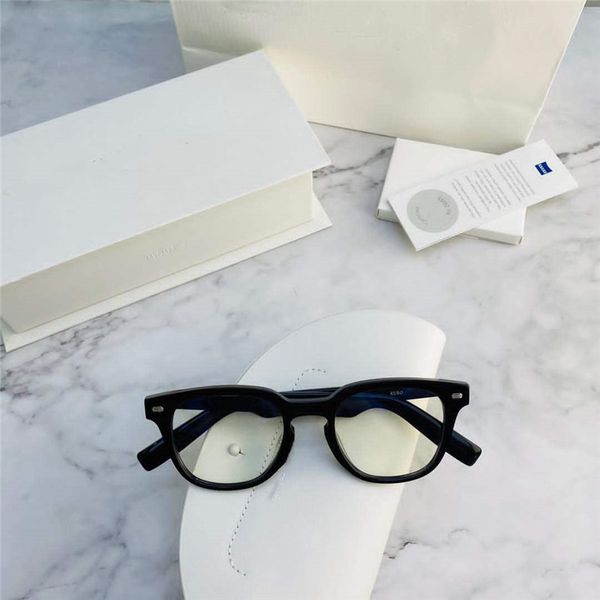 kubo new men women fashion net celebrity net celebrity sunglasses uvstone uses high-quality plates to create cat oval frames to send boxes, White;black
kubo new men women fashion net celebrity net celebrity sunglasses uvstone uses high-quality plates to create cat oval frames to send boxes, White;black