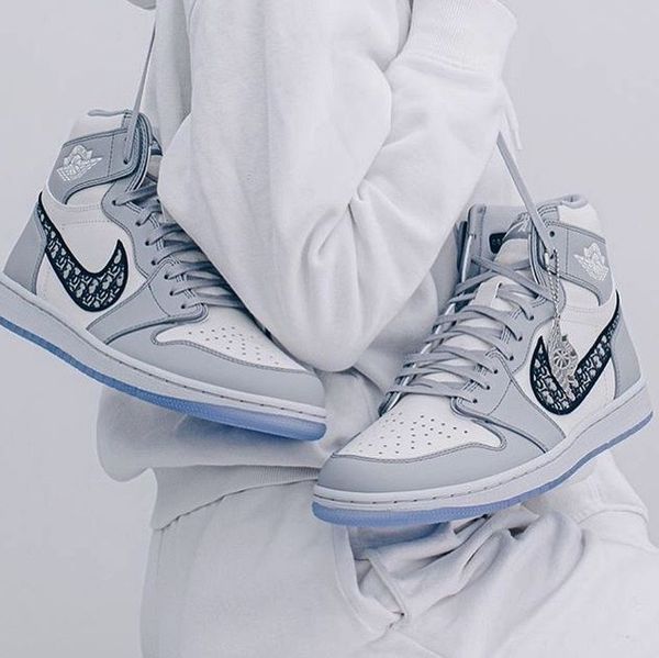 роскошная черный серый high air dior конверс косой nike air jordán 1 aj kaws увеличить гонщик синий ретро повседневный баскетбольные кроссов
роскошная черный серый high air dior конверс косой nike air jordán 1 aj kaws увеличить гонщик синий ретро повседневный баскетбольные кроссов