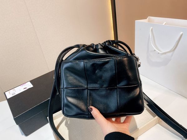 2022lucky bag nano speedy mini bucket brand classic designers shoulder bags crossbody bag genuine leather luxury han
2022lucky bag nano speedy mini bucket brand classic designers shoulder bags crossbody bag genuine leather luxury han