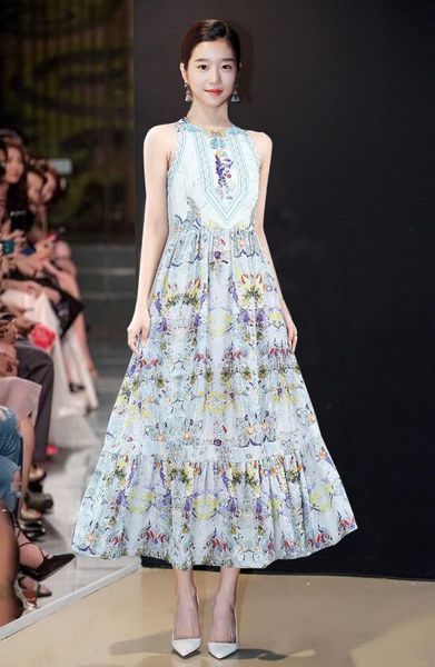 801 2020 summer a line sleeveless pink blue dress prom fashion crew neck black flora print mid calf brand same style as
801 2020 summer a line sleeveless pink blue dress prom fashion crew neck black flora print mid calf brand same style as