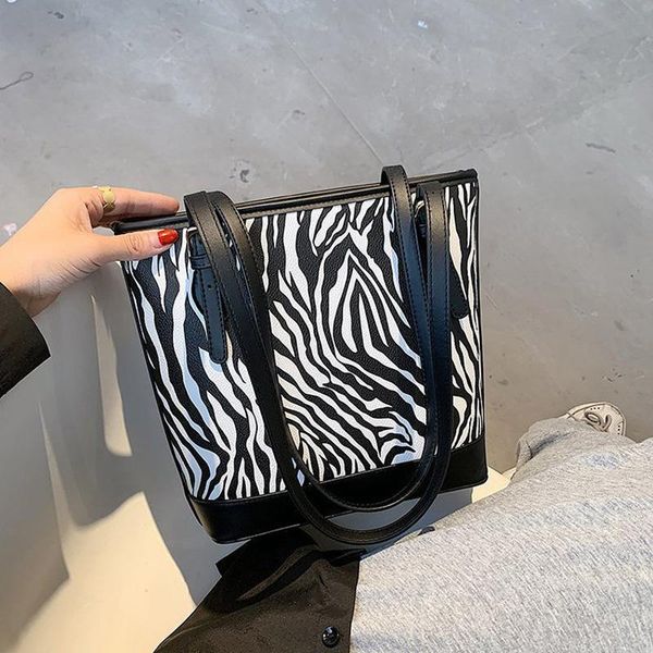 luxury zebra pattern design shoulder bags for women 2020 winter shoulder handbags and purses ladies classic travel hand bag
luxury zebra pattern design shoulder bags for women 2020 winter shoulder handbags and purses ladies classic travel hand bag