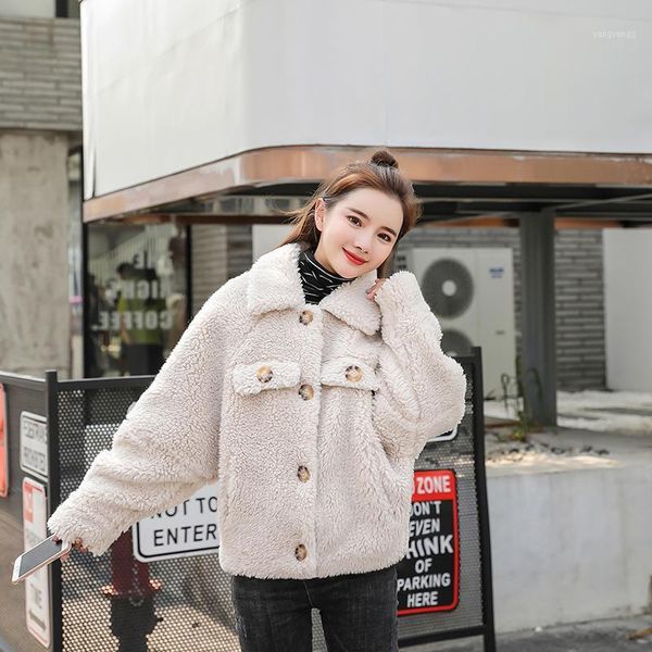 2021 fashion winter women jacket loose short fake fur coat double-face fur elegant baggy female coats1, Black
2021 fashion winter women jacket loose short fake fur coat double-face fur elegant baggy female coats1, Black